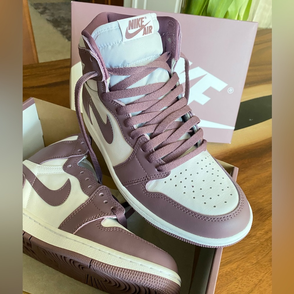 Nike Air Jordan 1 RETRO HIGH OG (Mauve)